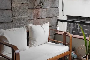 ENDI Residence 1 Bedroom Furnished Apartment Kilimani image