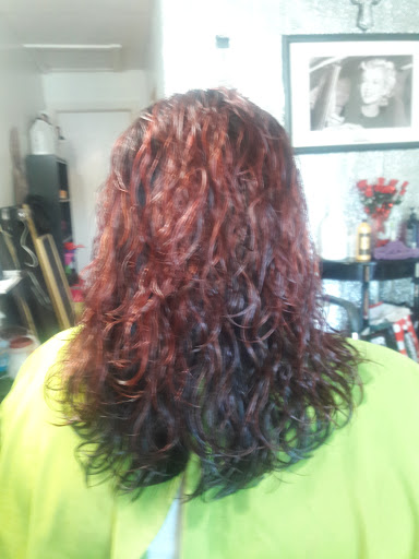 Beauty Salon «Jamie Kinz Family Hair Salon», reviews and photos, 301 N Main St, Noble, OK 73068, USA