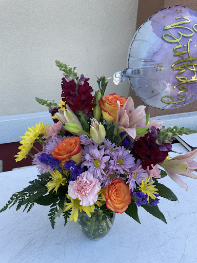 Florist «Elite Floral & Gift Shoppe», reviews and photos, 504 N Alafaya Trail #109, Orlando, FL 32828, USA