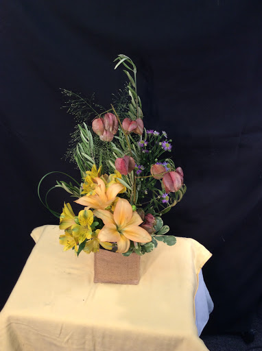 Florist «W/E Flowers», reviews and photos, 352 N State St, Ukiah, CA 95482, USA