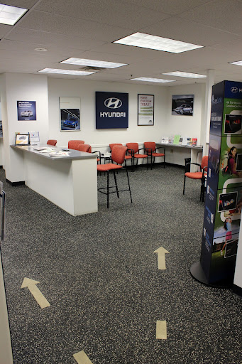 Hyundai Dealer «Knauz Hyundai», reviews and photos, 775 Rockland Rd, Lake Bluff, IL 60044, USA