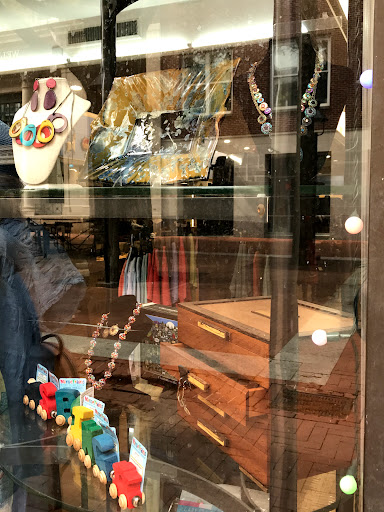 Gift Shop «Quilts Unlimited/ J. Fenton Gifts», reviews and photos, 118 E Main St, Charlottesville, VA 22902, USA