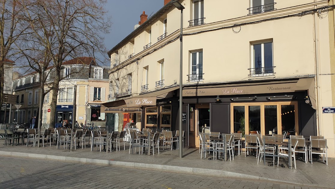 La Place. à Conflans-Sainte-Honorine (Yvelines 78)