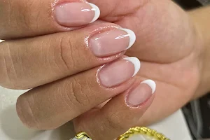 Manicure e Pedicure Lilian Costa image