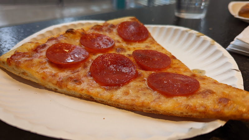 #11 best pizza place in New York - Hank’s Pizza