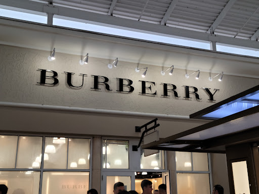 Clothing Store «Burberry Outlet», reviews and photos, 8200 Vineyard Dr, Orlando, FL 32821, USA