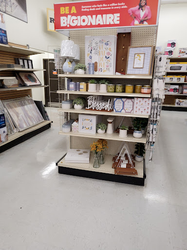 Discount Store «Big Lots», reviews and photos, 126 Boston St, Lynn, MA 01904, USA