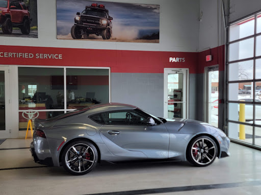 Toyota Dealer «Sam Leman Toyota Bloomington», reviews and photos, 1502 Morrissey Dr, Bloomington, IL 61701, USA