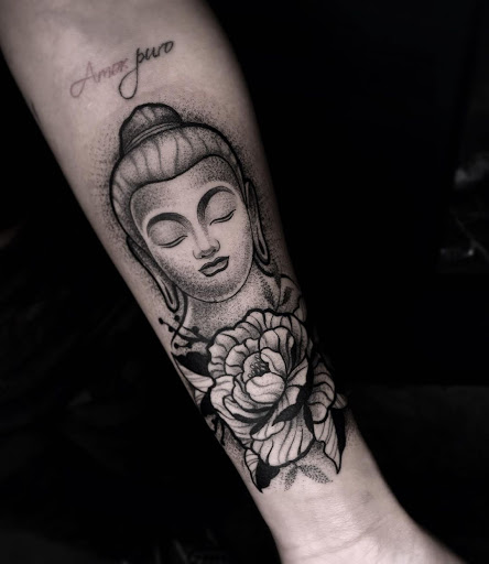 Explore 3 name tattoo ideas for guys, creative tattoo ideas in Corona, available at Crop Circles Tattoo Studio