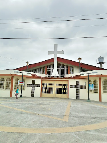 Iglesia Católica Santísima Trinidad - Las Acacias - Guayaquil