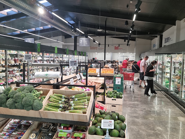 Reviews of New World Green Bay in Auckland - Supermarket