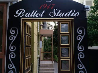 1947 Ballet Studio / Bale Okulu