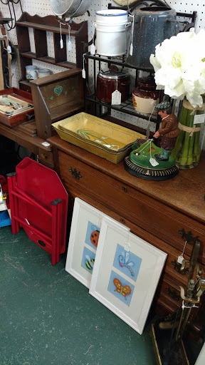 Flea Market «Unique Treasures Of Madison», reviews and photos, 1620 Athens Hwy, Madison, GA 30650, USA