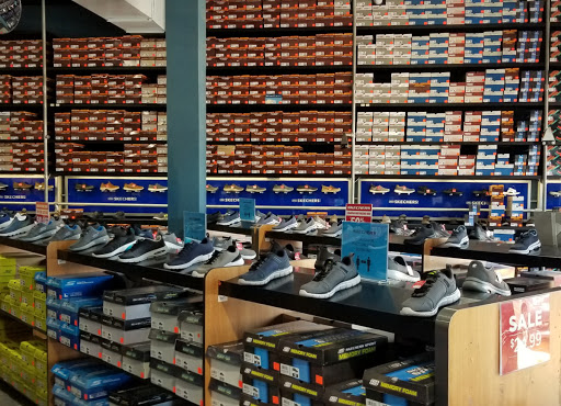 Shoe Store «SKECHERS Factory Outlet», reviews and photos, 8460 Gulf Fwy, Houston, TX 77017, USA