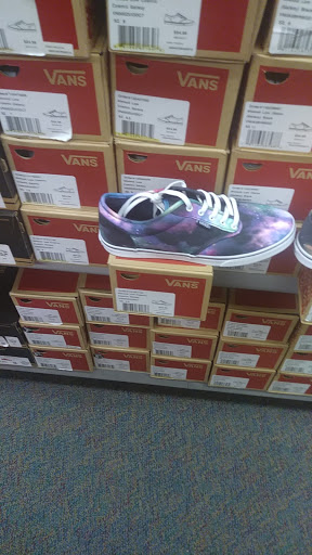 Shoe Store «Shoe Carnival», reviews and photos, 2080 Henderson Mill Rd, Atlanta, GA 30345, USA