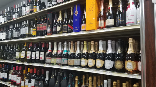 Liquor Store «Alpine Wine & Liquor», reviews and photos, 6249 NY-25A, Wading River, NY 11792, USA