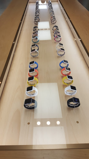 Computer Store «Apple La Cantera», reviews and photos, 15900 La Cantera Pkwy, San Antonio, TX 78256, USA