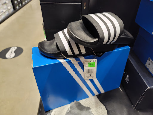 Sporting Goods Store «Adidas Outlet Store Leesburg», reviews and photos, 241 Fort Evans Rd NE #897, Leesburg, VA 20176, USA