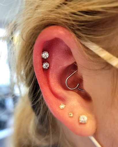 Tattoo Shop «Z Edge Tattoo & Body Piercing South Shop», reviews and photos, 3603 Clark Rd, Sarasota, FL 34233, USA