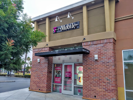 Cell Phone Store «T-Mobile», reviews and photos, 41093 Fremont Blvd #104, Fremont, CA 94538, USA