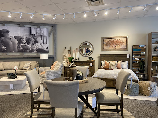 Furniture Store «La-Z-Boy Furniture Galleries», reviews and photos, 4116 Oleander Dr, Wilmington, NC 28403, USA