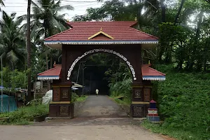 Mundayamparamba Temple image