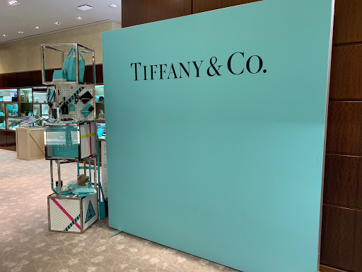 Jewelry Store «Tiffany & Co.», reviews and photos, 5015 Westheimer Rd, Houston, TX 77056, USA