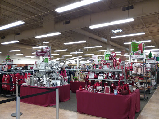 Clothing Store «Burlington Coat Factory», reviews and photos, 250 S Randall Rd, Elgin, IL 60123, USA