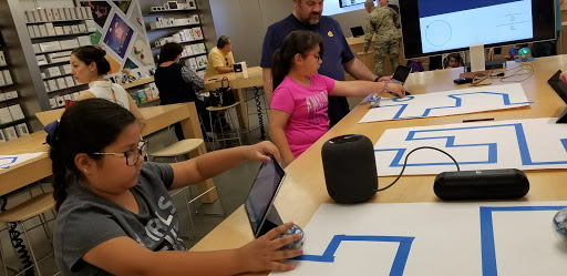 Computer Store «Apple Cielo Vista Mall», reviews and photos, 8401 Gateway Blvd W, El Paso, TX 79925, USA