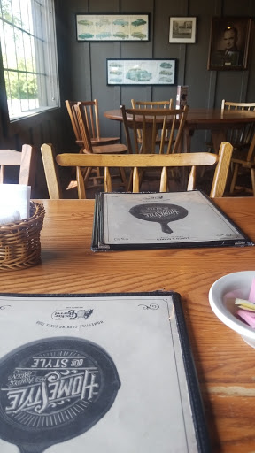 American Restaurant «Cracker Barrel Old Country Store», reviews and photos, 11993 Chase Plz, Cincinnati, OH 45240, USA