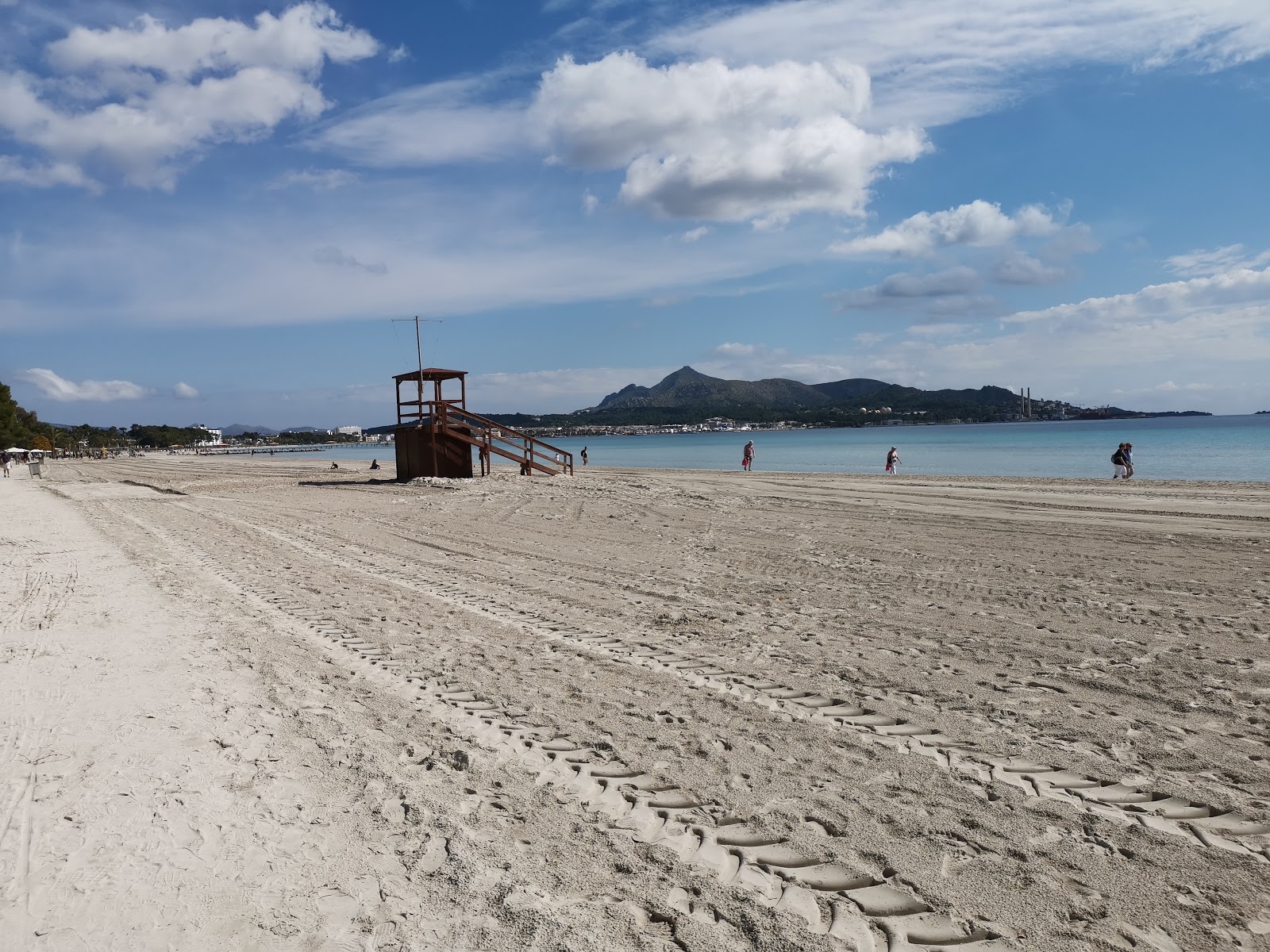 Foto av Alcudia Stranden och bosättningen