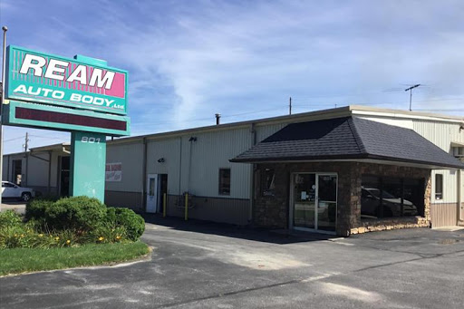 Auto Body Shop «Ream Auto Body, Ltd.», reviews and photos, 801 Blairs Ferry Rd NE, Cedar Rapids, IA 52402, USA