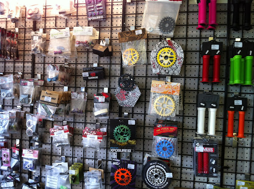 Bicycle Store «Al Petri & Sons Bicycle Center», reviews and photos, 2160 Fort St, Lincoln Park, MI 48146, USA