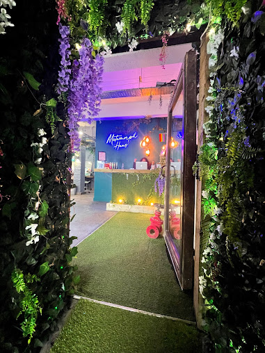 White Haus Hair and Beauty - White Haus Hair and Beauty