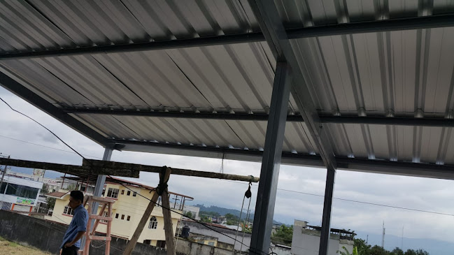 Opinii despre Edu y su moto în Santo Domingo de los Colorados - Empresa constructora