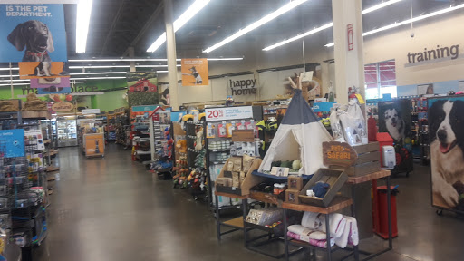 Pet Supply Store «Petco Animal Supplies», reviews and photos, 4600 Casey Blvd #100, Williamsburg, VA 23188, USA