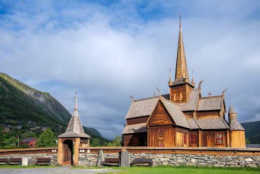 Lom stavkyrkje