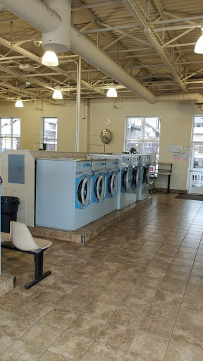 Laundromat «The Laundry Place Deluxe Laundromat», reviews and photos, 1475 University Ave W, St Paul, MN 55104, USA
