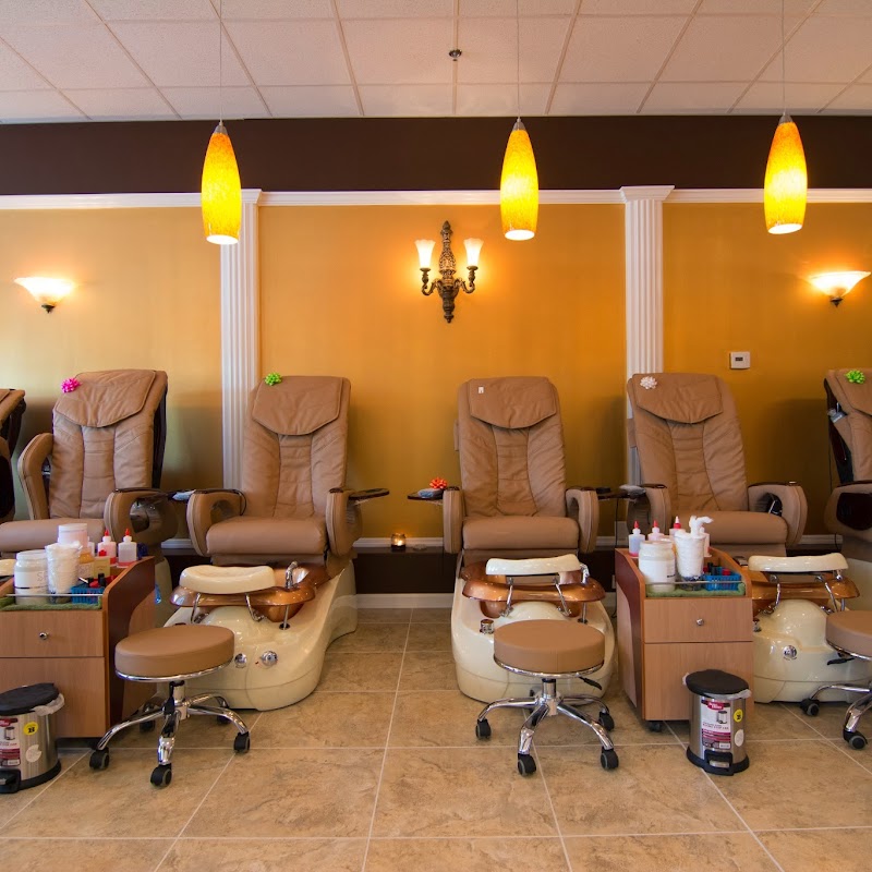 Deluxe Nails & Spa