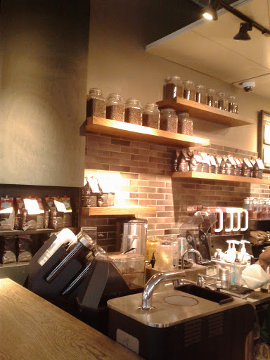 Coffee Shop «Starbucks», reviews and photos, 1068-1070 Chapel St, New Haven, CT 06510, USA