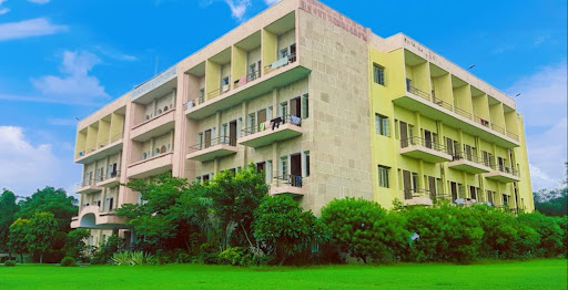 मीणा छात्रावास और अध्ययन केंद्र