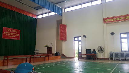 Hội trường UBND xã Tân Quang