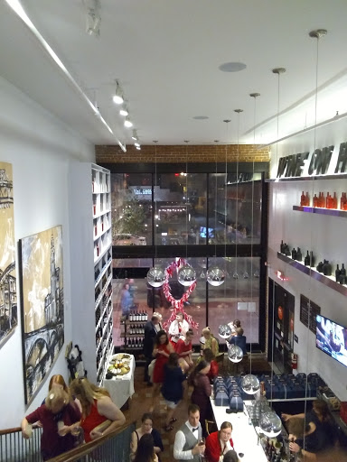 Bar «Wine on High Bar & Retail», reviews and photos, 789 N High St, Columbus, OH 43215, USA