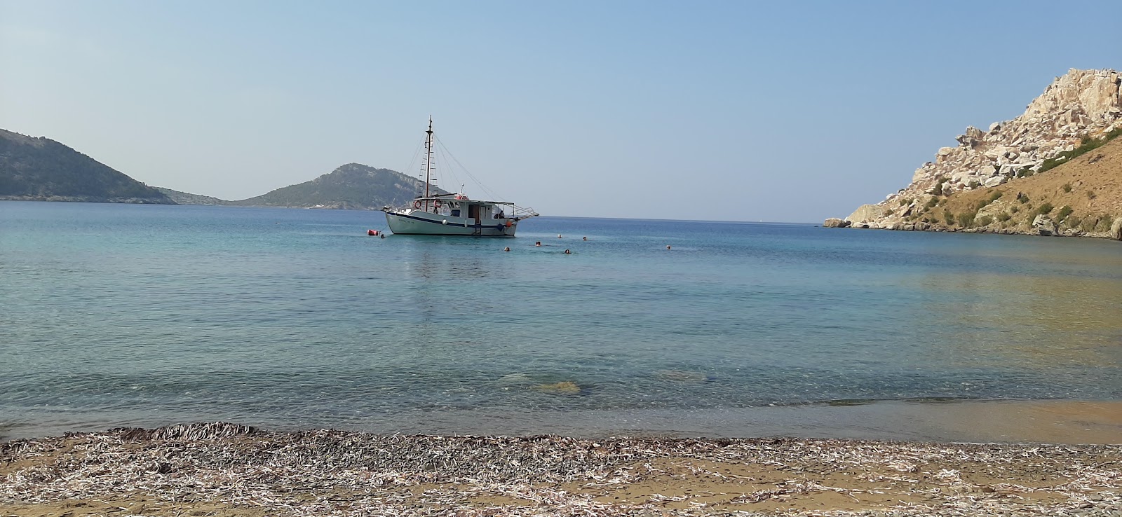 Φωτογραφία του Παραλία Τολί - δημοφιλές μέρος μεταξύ λάτρεις της χαλάρωσης