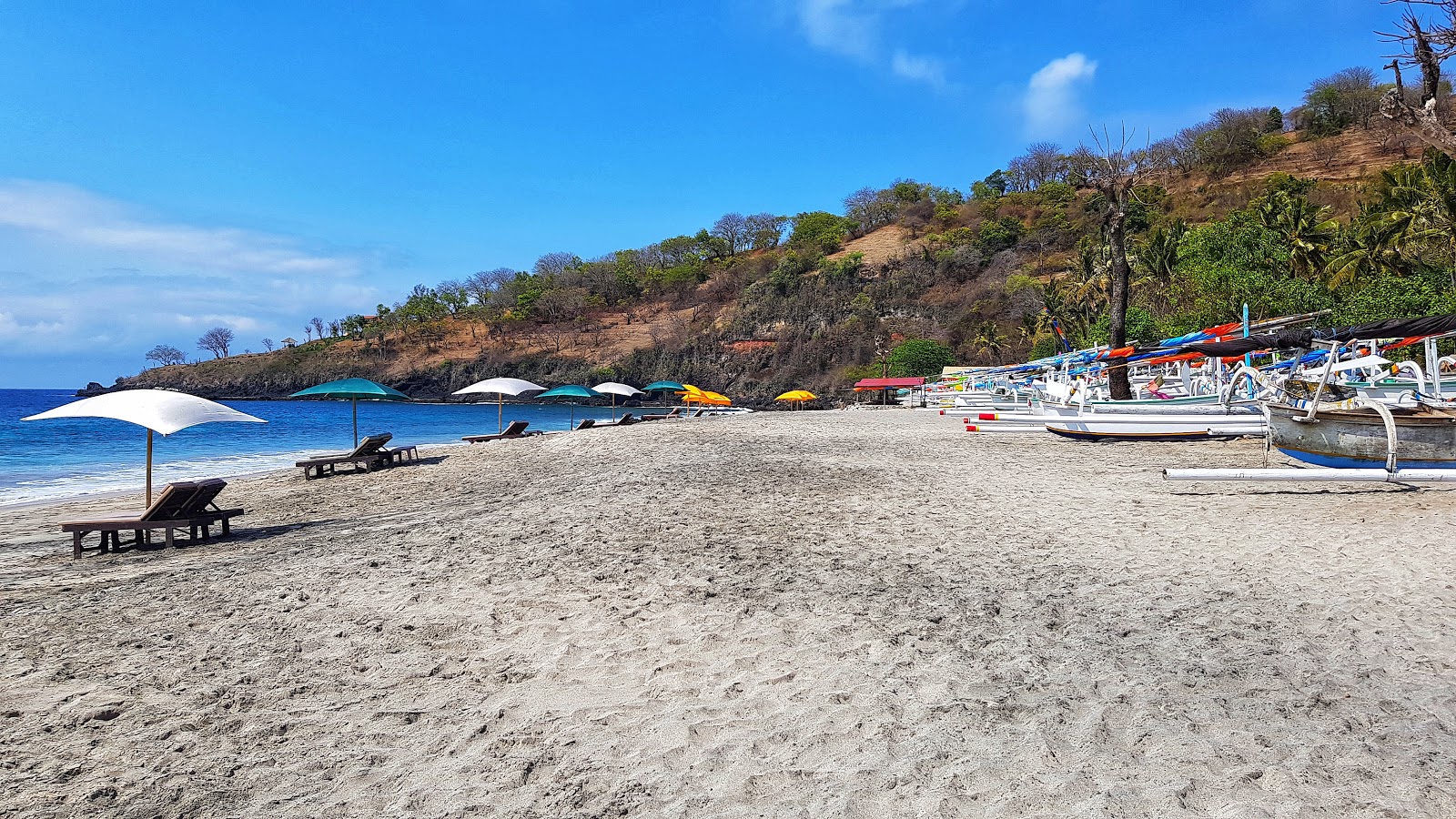 Photo de Virgin Beach avec moyenne baie