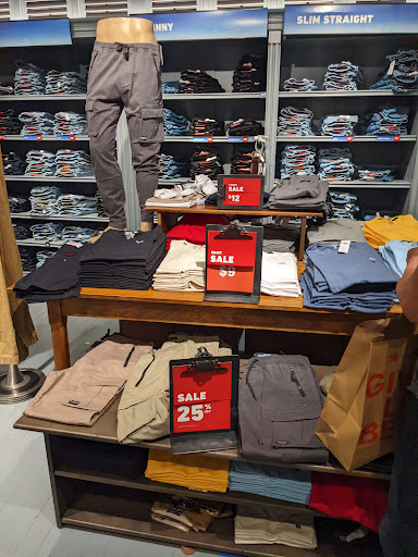 Clothing Store «Hollister Co.», reviews and photos, 9777 SW Washington Square Rd, Tigard, OR 97223, USA