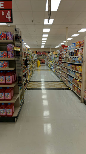 Grocery Store «Strack & Van Til Food Market», reviews and photos, 999 W Old Ridge Rd, Hobart, IN 46342, USA