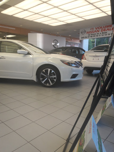 Car Dealer «Colonial Nissan Inc», reviews and photos, 117 Bustleton Pike, Feasterville-Trevose, PA 19053, USA