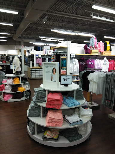 Clothing Store «Gap Outlet», reviews and photos, 8225 Vineland Ave, Orlando, FL 32821, USA