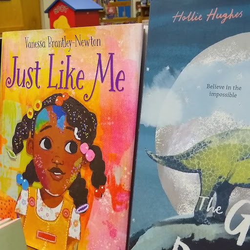 Book Store «Schuler Books & Music», reviews and photos, 1982 W Grand River Ave, Okemos, MI 48864, USA